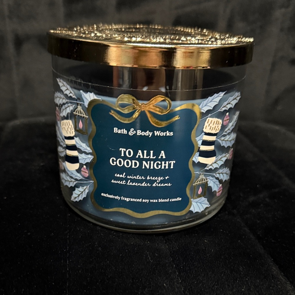 New Bath and Body Works Three Wick Candle To All a Good Night festive lid